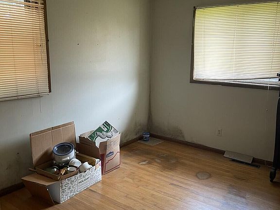 3rd image of 3216 Wellingmoor Ave
