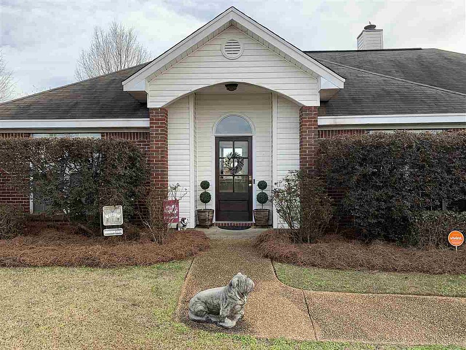 1st image of 119 Dogwood Way
