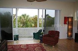 5th image of 162 Island Cir
