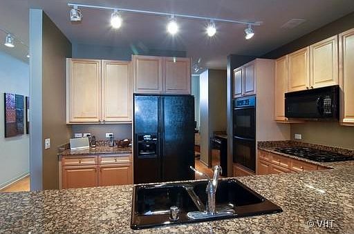 5th image of 333 N Canal St APT 2504
