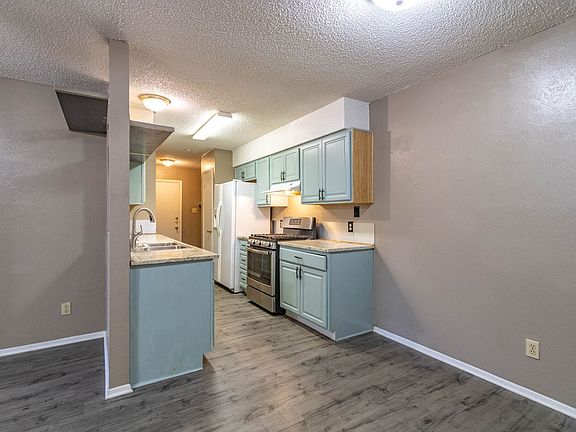 4th image of 701 Country Aire Dr #A