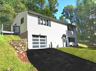 102 Keswick Farm Rd, Troutville, VA 24175
