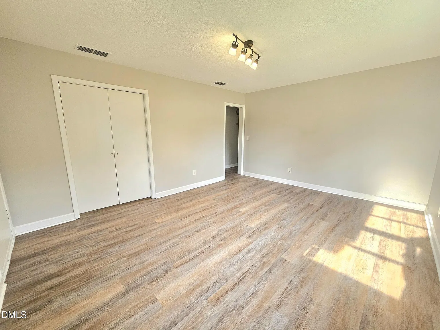 3 bed, 1.0 bath, $1,675 — Photo 4