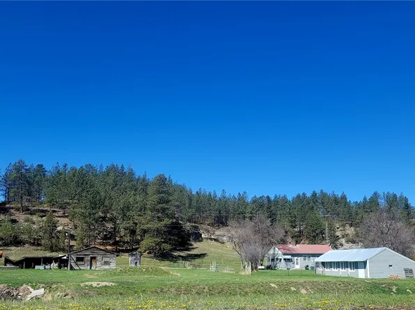 32 Montana St #32, Roundup, MT 59072