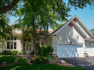 10084 Brookhaven Dr, Woodbury, MN 55129
