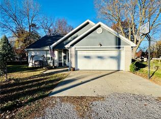 217 North St, Windsor, MO 65360