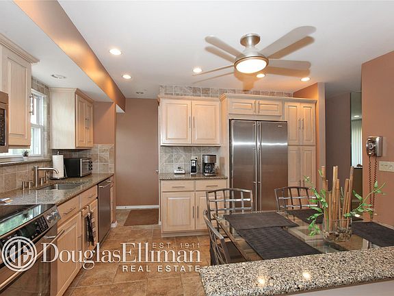 5th image of 41 Clearwater Dr