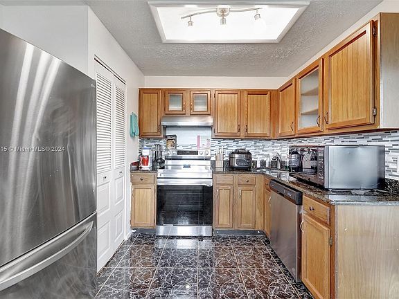 2nd image of 782 NW Fairhaven Dr