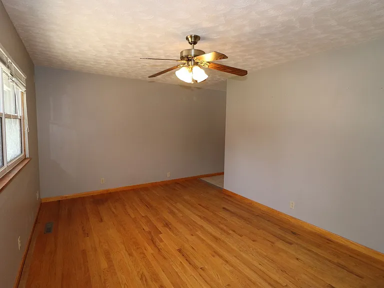 510 Maple St — Photo 3