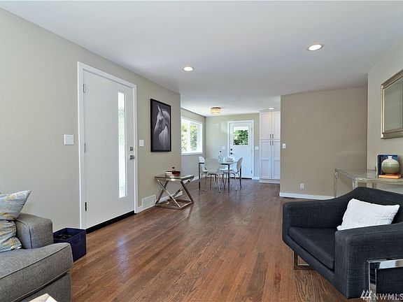 3rd image of 15550 11th Ave NE