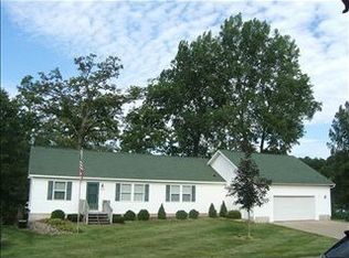 12173 Oakwood Shores St, Wayland, MI 49348