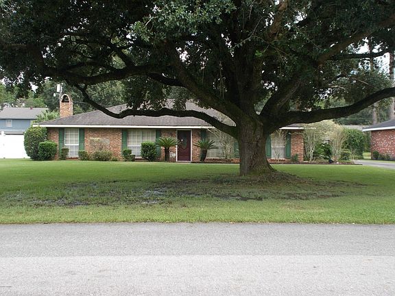 2nd image of 13601 Plantation Pl