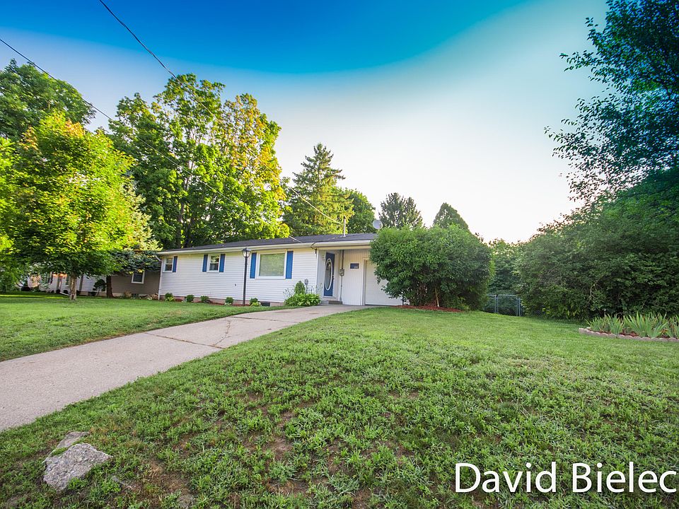 1st image of 1506 Laughlin Dr NW