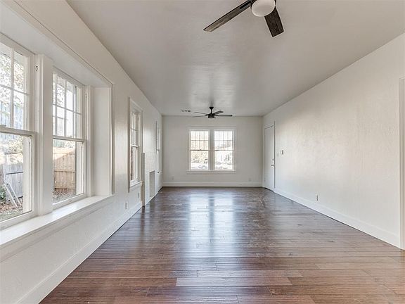 3rd image of 920 N Broadway Ave