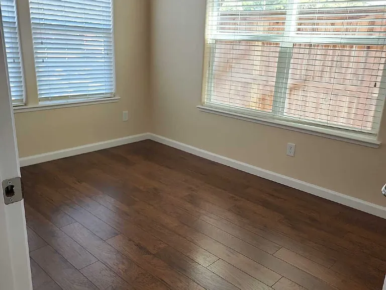 339 Ensenada Dr — Photo 2