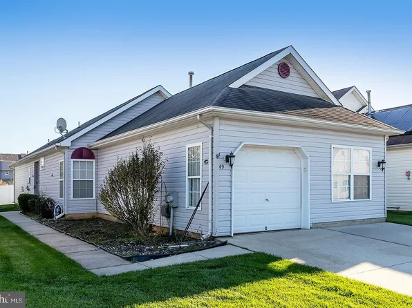 49 Forrestal Dr, Edgewater Park, NJ 08010