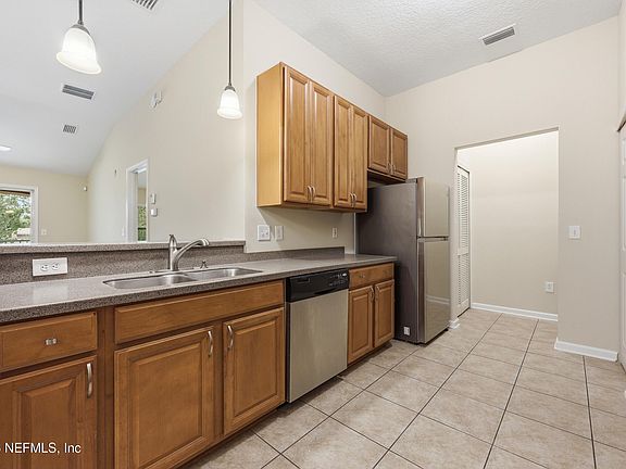 5th image of 13827 HERONS LANDING Way #8