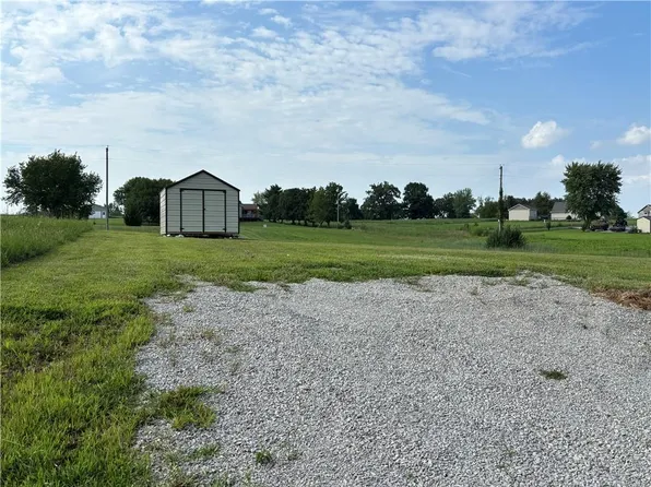 1578 Lake Viking Ter, Gallatin, MO 64640