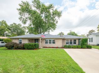 2653 Maple St, Columbus, IN 47201