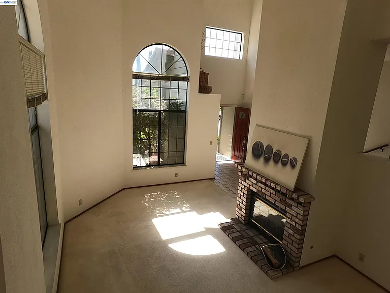 19179 Alpha Ct — Photo 5