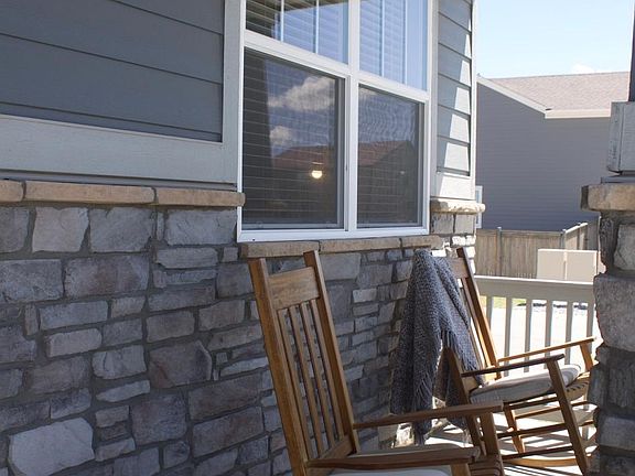 4th image of 13564 House Finch St