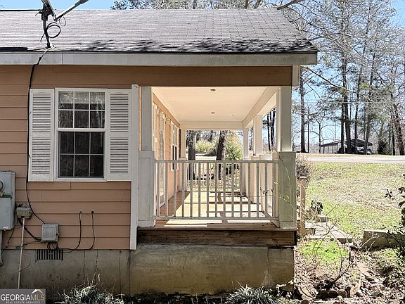 3rd image of 109 Flatrock Ln