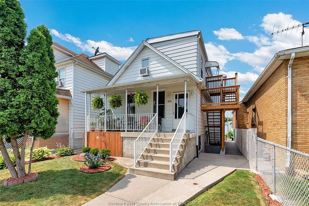 2 bed, $1,400 — Photo 1