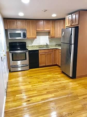 2nd image of 95 Clifton St #1