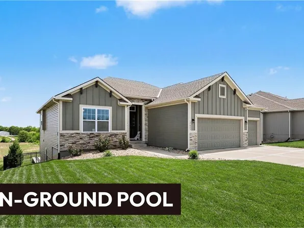 17605 Greyhawke Ridge Dr, Smithville, MO 64089