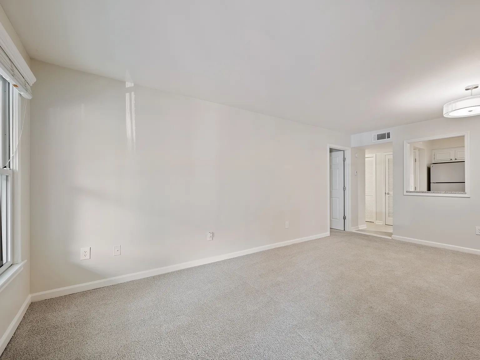 1 bed, 750 sqft, $1,375 — Photo 2