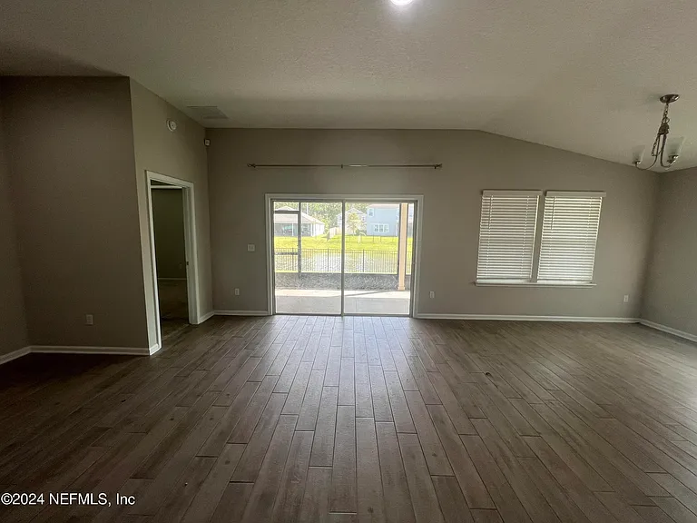 494 Northside Dr S — Photo 6