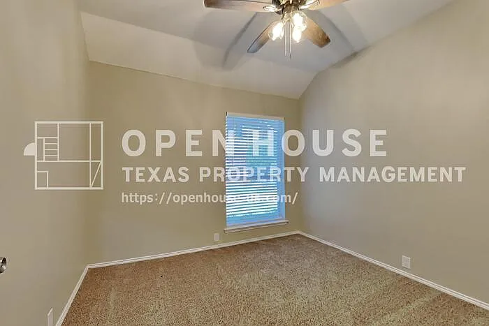 2904 Saint Martin Dr — Photo 16