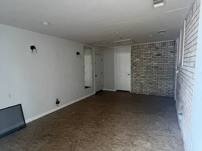 606 Guadalimar St — Photo 20