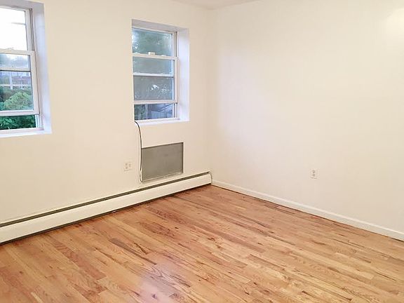 3rd image of 18615 Jamaica Ave #3FL