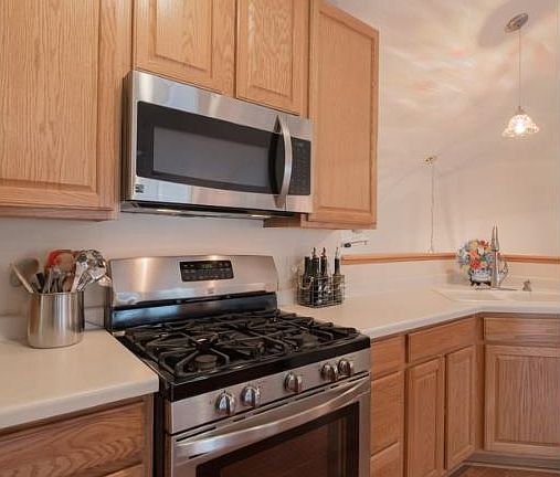 5th image of 15755 France Way #315