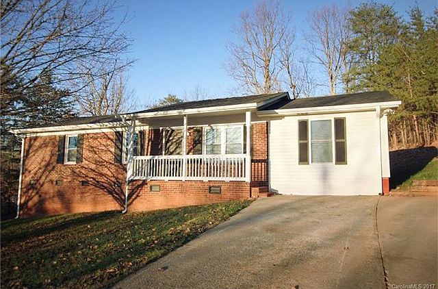 1st image of 935 Mountain Crest Dr