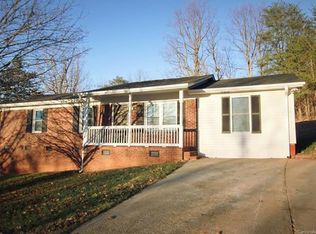 935 Mountain Crest Dr, Kings Mountain, NC 28086