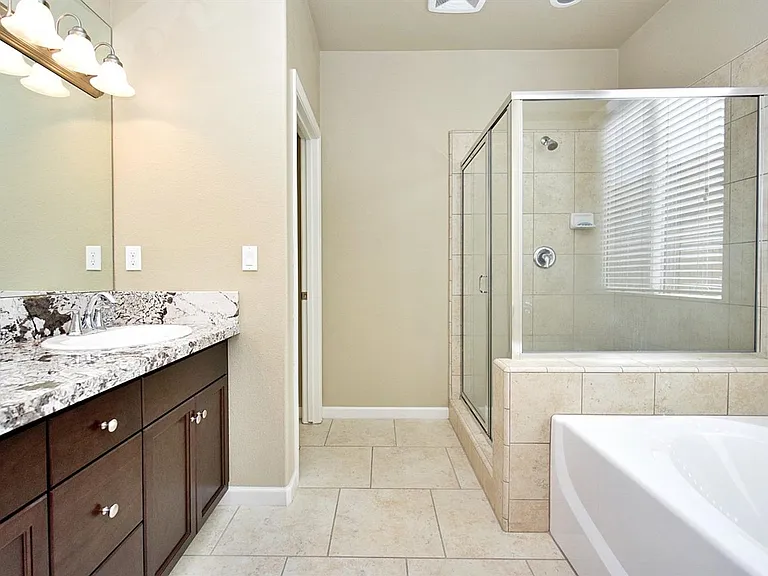 3742 Pontiac Ave — Photo 15
