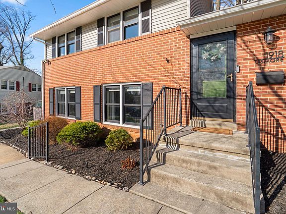 4th image of 1918 Lismore Ln