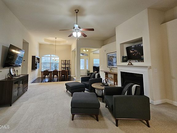 3rd image of 1214 Hunter Ct