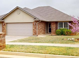 11233 NW 104th St, Yukon, OK 73099