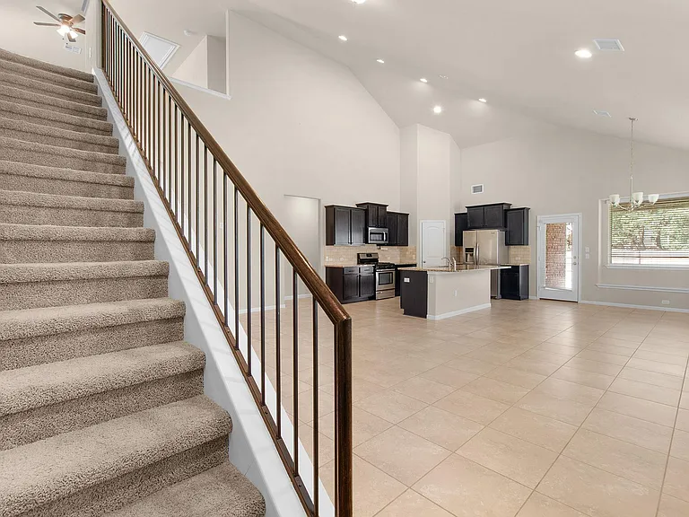 2437 Lyla Ln — Photo 5