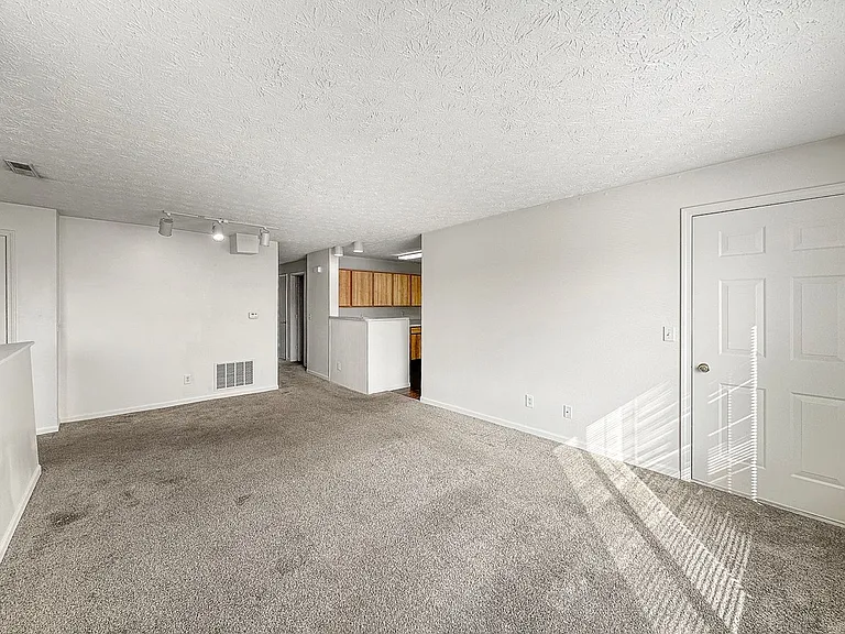 5360 Glenn Cross Rd — Photo 17