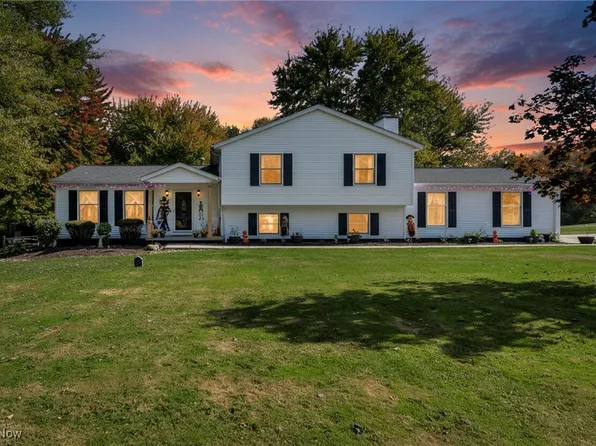 18945 Thorpe Rd, Chagrin Falls, OH 44023