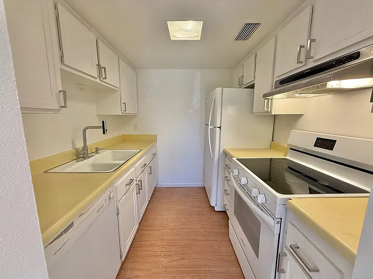 50 Sombart Ln — Photo 15