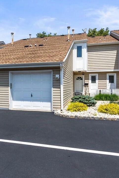1st image of 60 Cedar Avenue #2