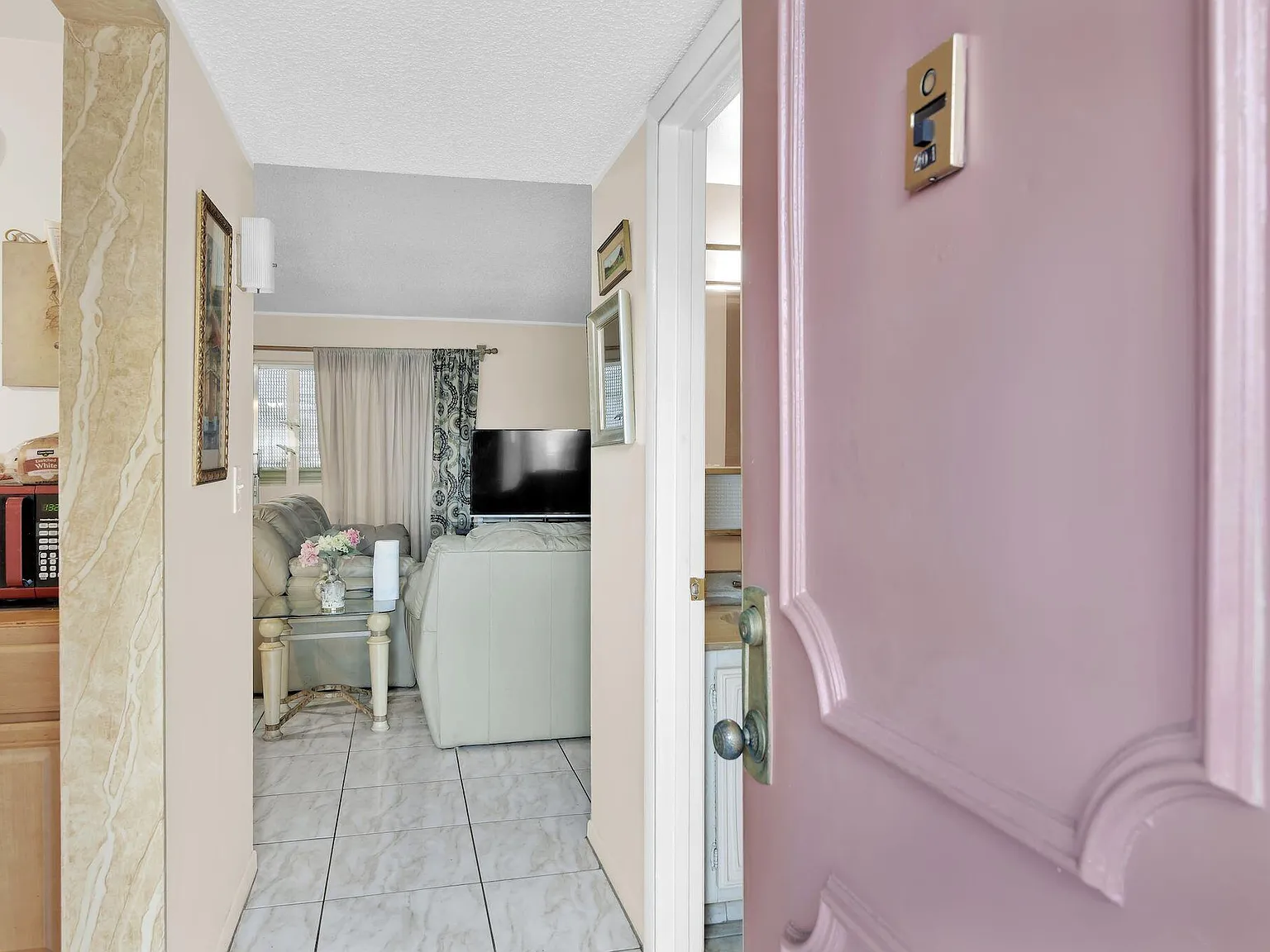 1 bed, 1.5 bath, 775 sqft, $1,400 — Photo 4