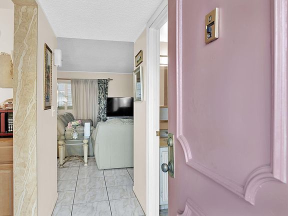 5th image of 711 Lori Drive #204