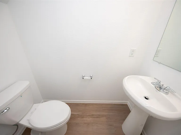 7235 Gorrian — Photo 9