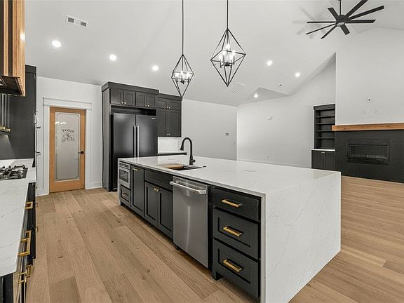 3rd image of 5116 Joe Ln